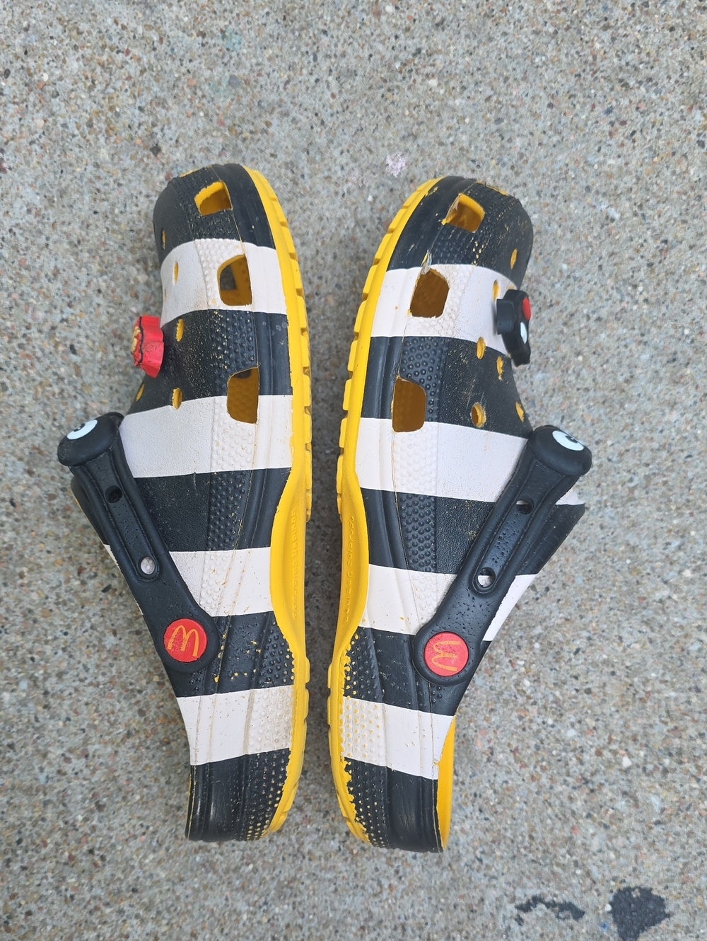 Crocs x McDonald's Hamburglar Classic Clogs - Picture 5 of 13
